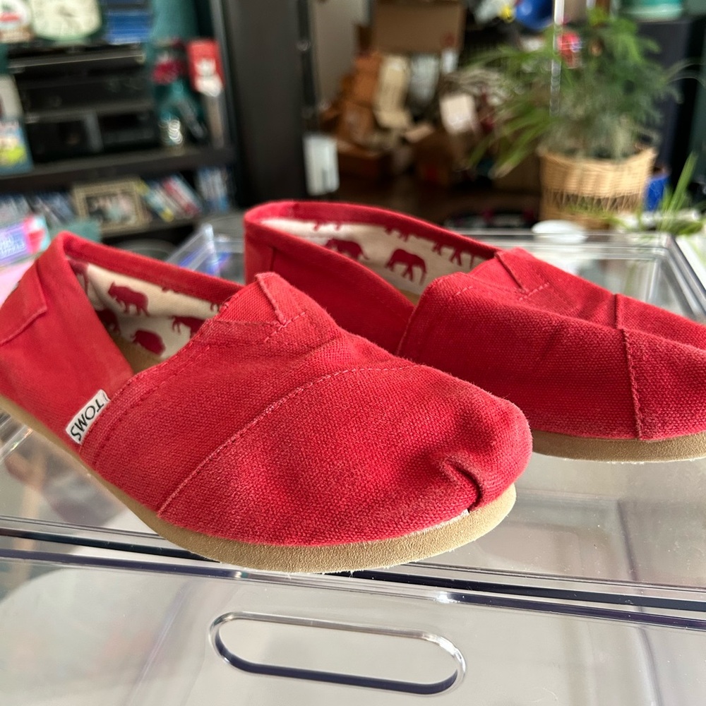 Toms Red Canvas Slip-on Shoes - Picture 2 of 6
